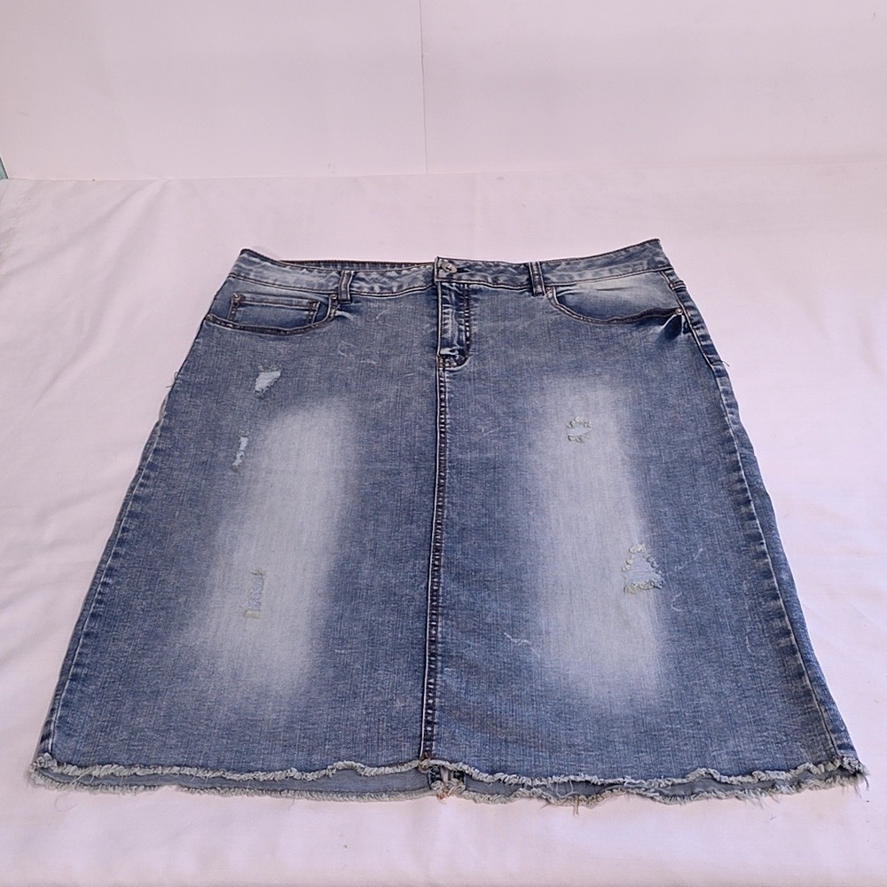 NWT Cato Est. 1946 Denim Skirt Women 16 Blue Distressed Raw Hem Light Wash